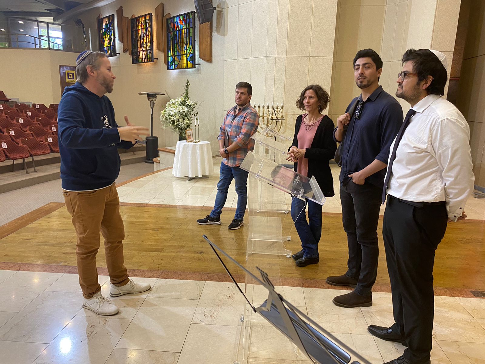 bahais visitando la cjch y conociendo la sinagoga sefaradi